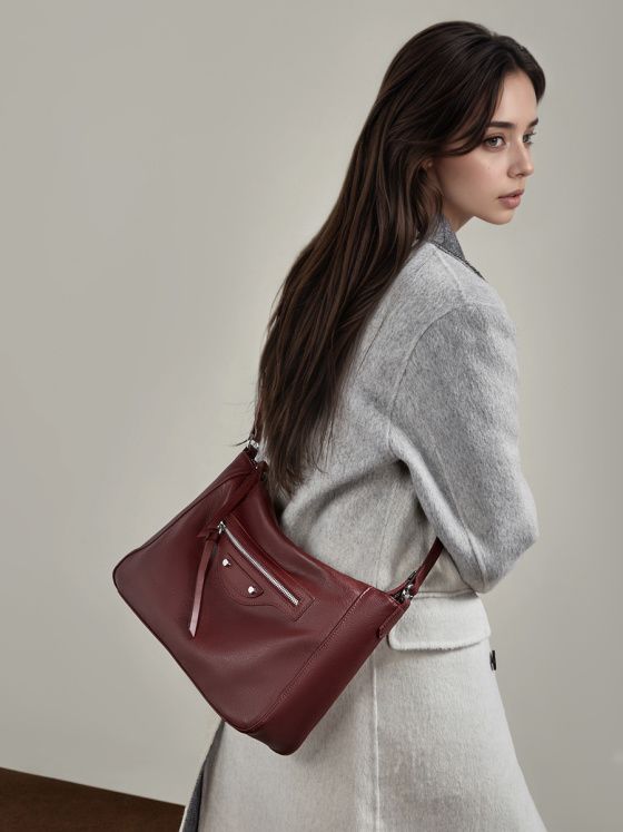 Elova Handcrafted Genuine Leather Crossbody Bag in Black - E809 view 7