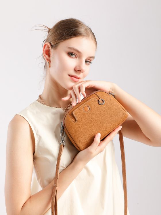 Elova Handcrafted Genuine Leather Crossbody Bag in Black - E714 view 5