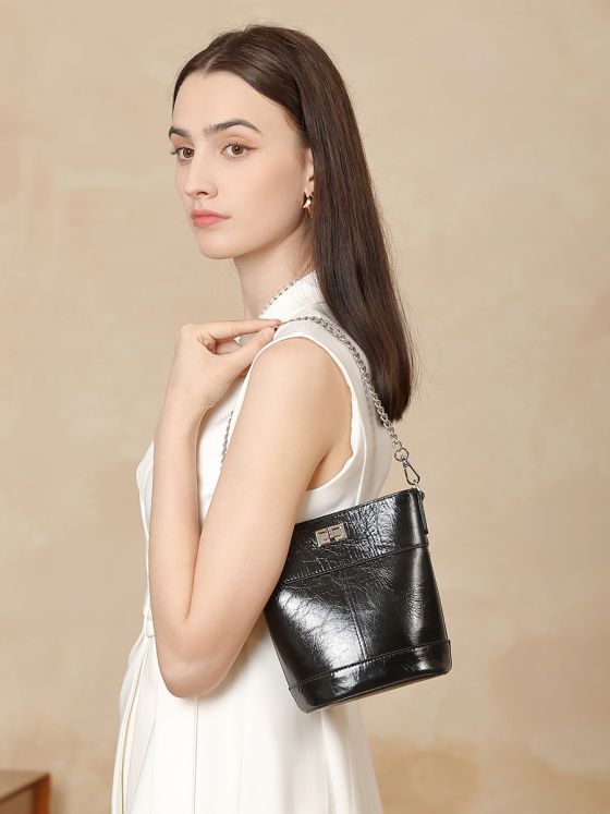 Elova Handcrafted Genuine Leather Bag in Black - E680 view 7
