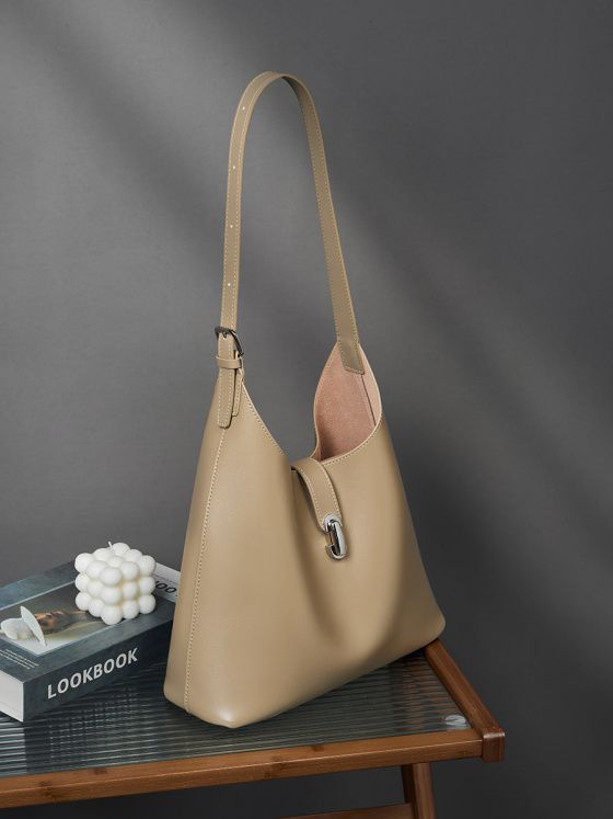 Elova Handcrafted Genuine Leather Crossbody Bag in Black - E168 view 5