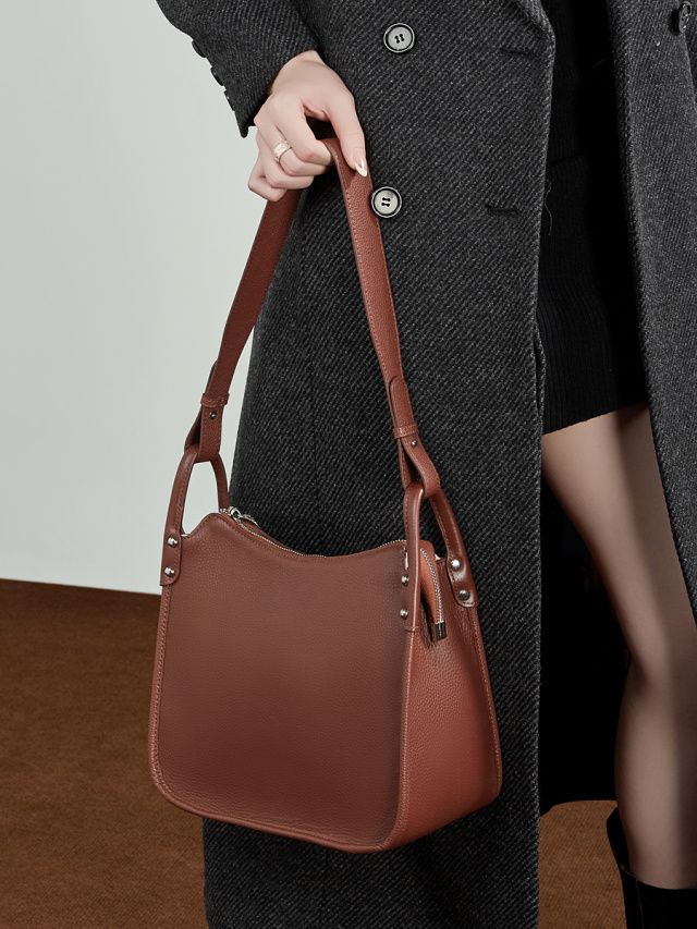 Elova Handcrafted Genuine Leather Crossbody Bag in Black - E793 view 7