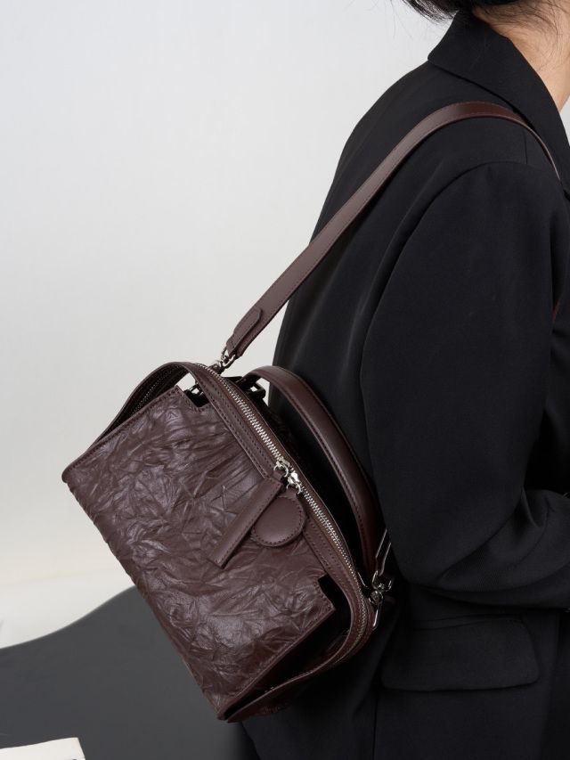 Elova Handcrafted Genuine Leather Bag in Black - E481 view 8