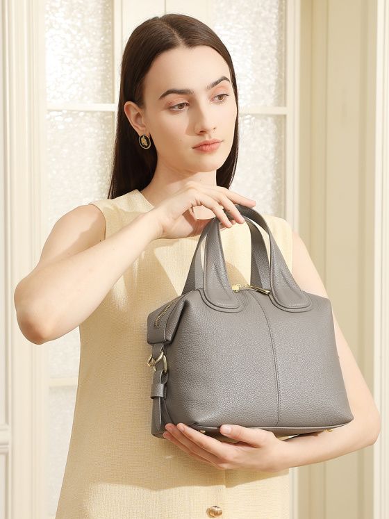 Elova Handcrafted Genuine Leather Crossbody Bag in Black - E686 view 3