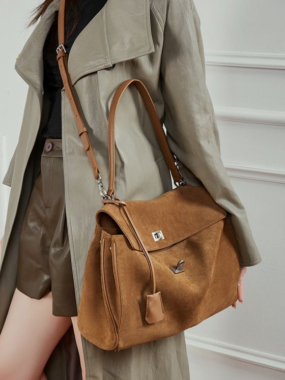 Elova Handcrafted Genuine Leather * Crossbody Bag in Black - E783 view 6