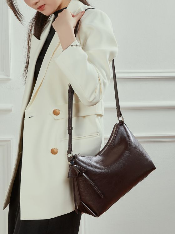 Elova Handcrafted Genuine Leather Crossbody Bag in Black - E779 view 7