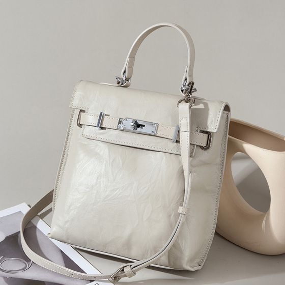 Elova Handcrafted Genuine Leather Shoulder Bag in Black - E349 view 3