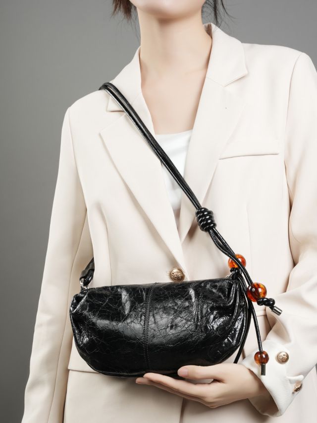 Elova Handcrafted Genuine Leather Crossbody Bag in Black - E472 view 8