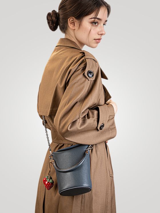 Elova Handcrafted Genuine Leather Crossbody Bag in Black - E727 view 2