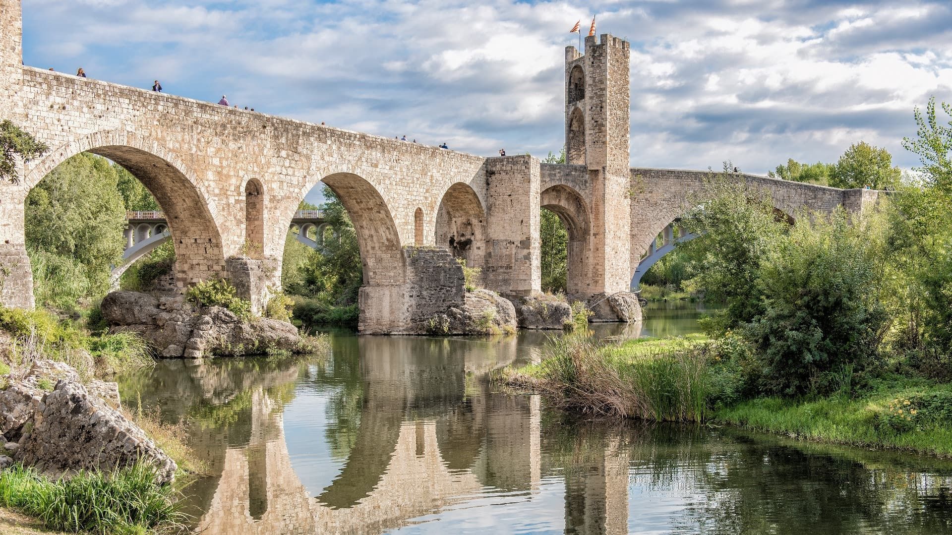 Besalú and Medieval Jewels