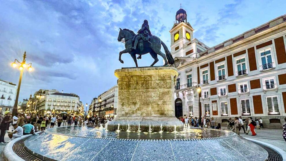Madrid Old Town Small Group Walking Tour: Essential Madrid & Habsburg Heritage