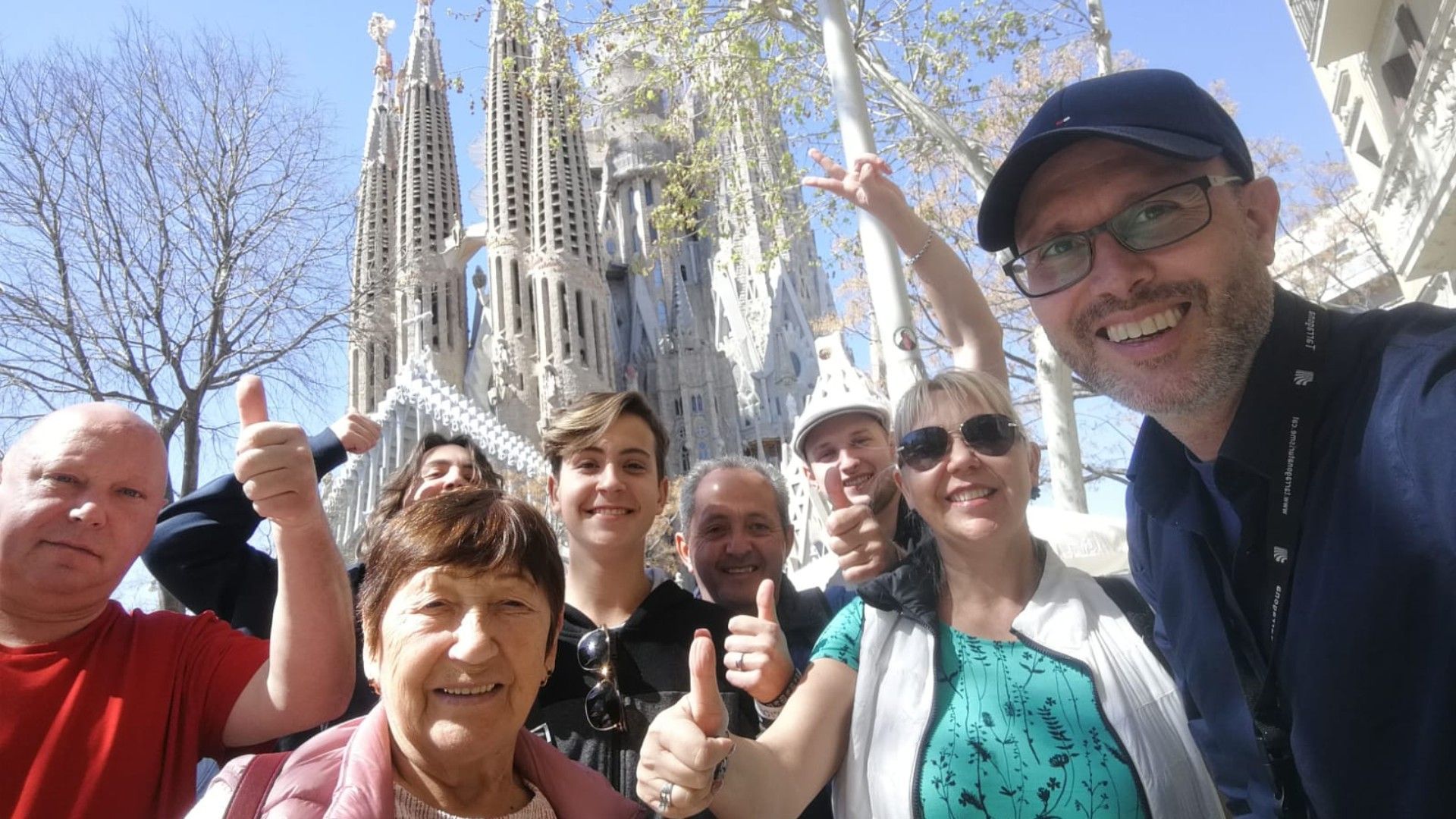 Experience Barcelona: Panoramic City Tour with Sagrada Familia access