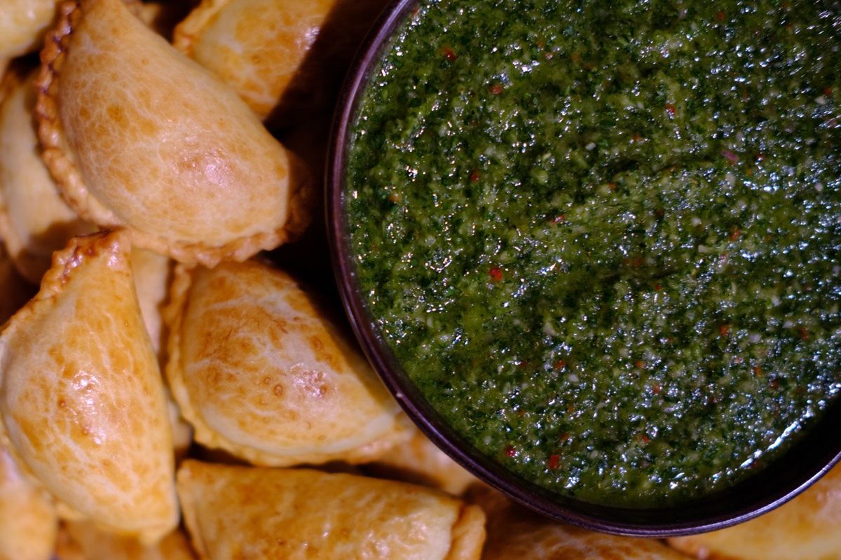 Picture od Pies and sauce by Casa Basa