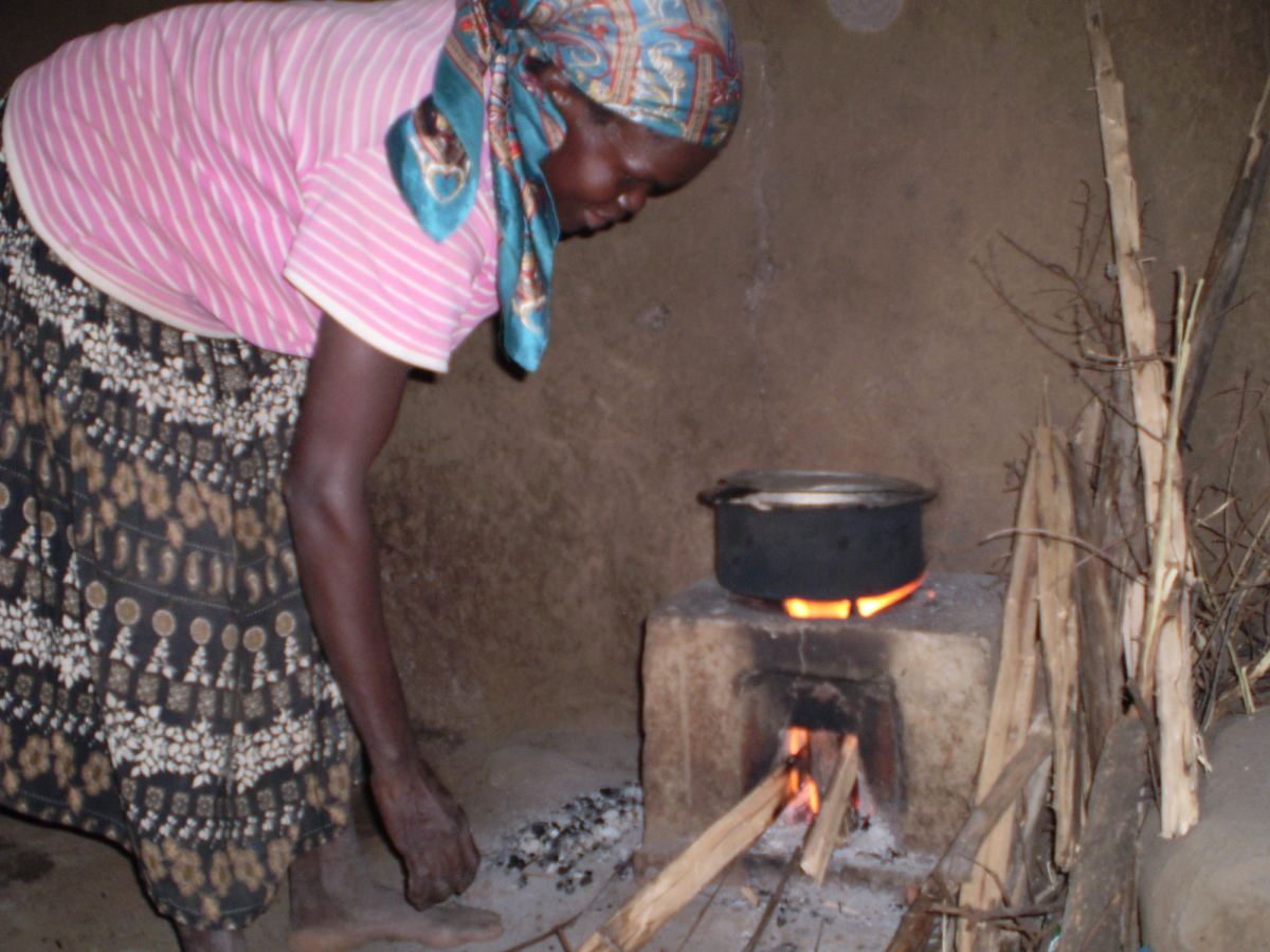 Kenyan Family as part of the Kenyan Stove Project Carbon Zero