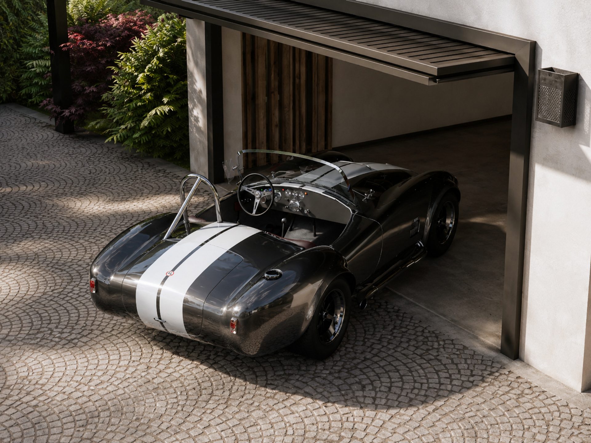 Five Guys — Shelby Cobra à la sortie du garage