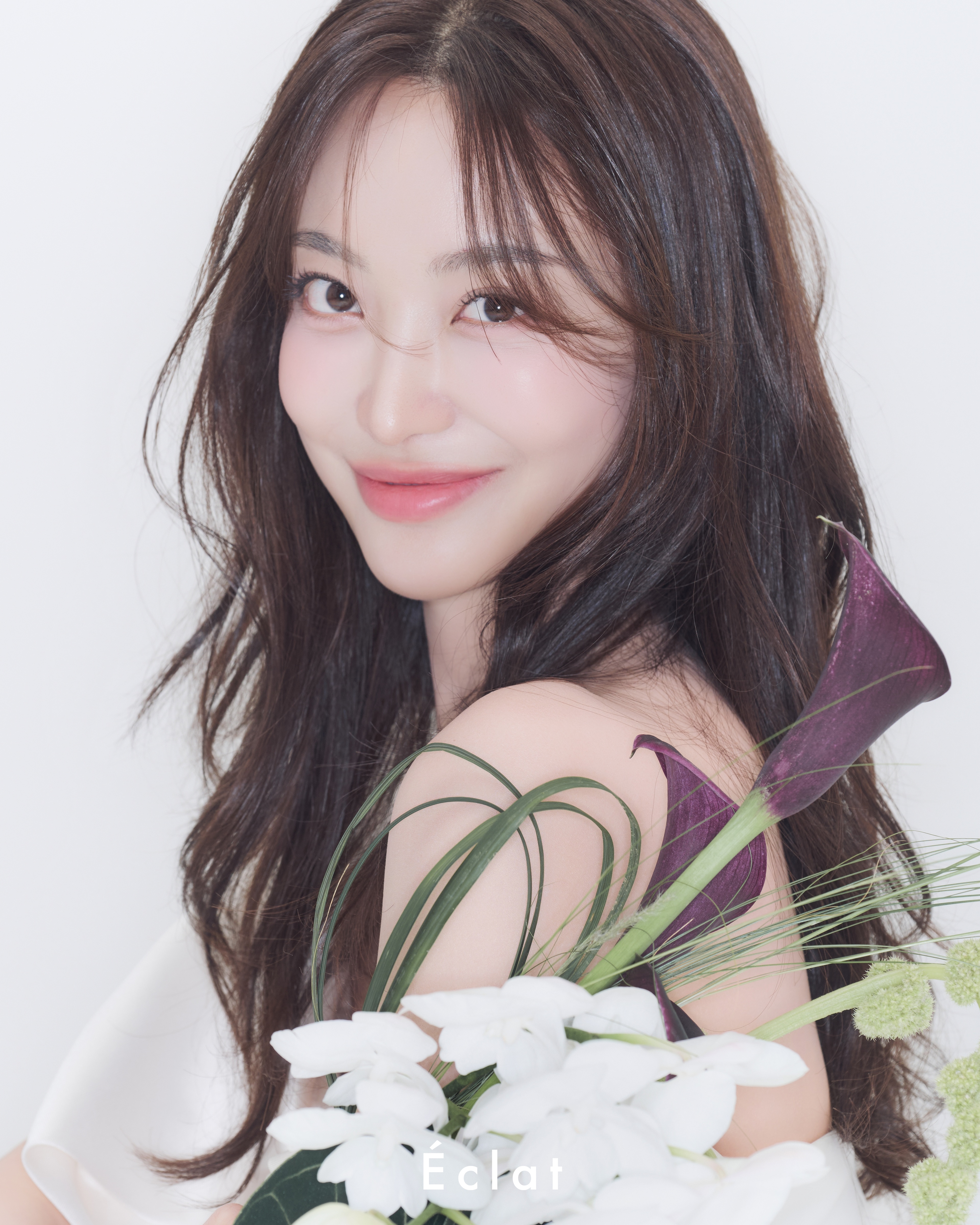에디토리얼 신부 백샷 미니멀 웨딩 