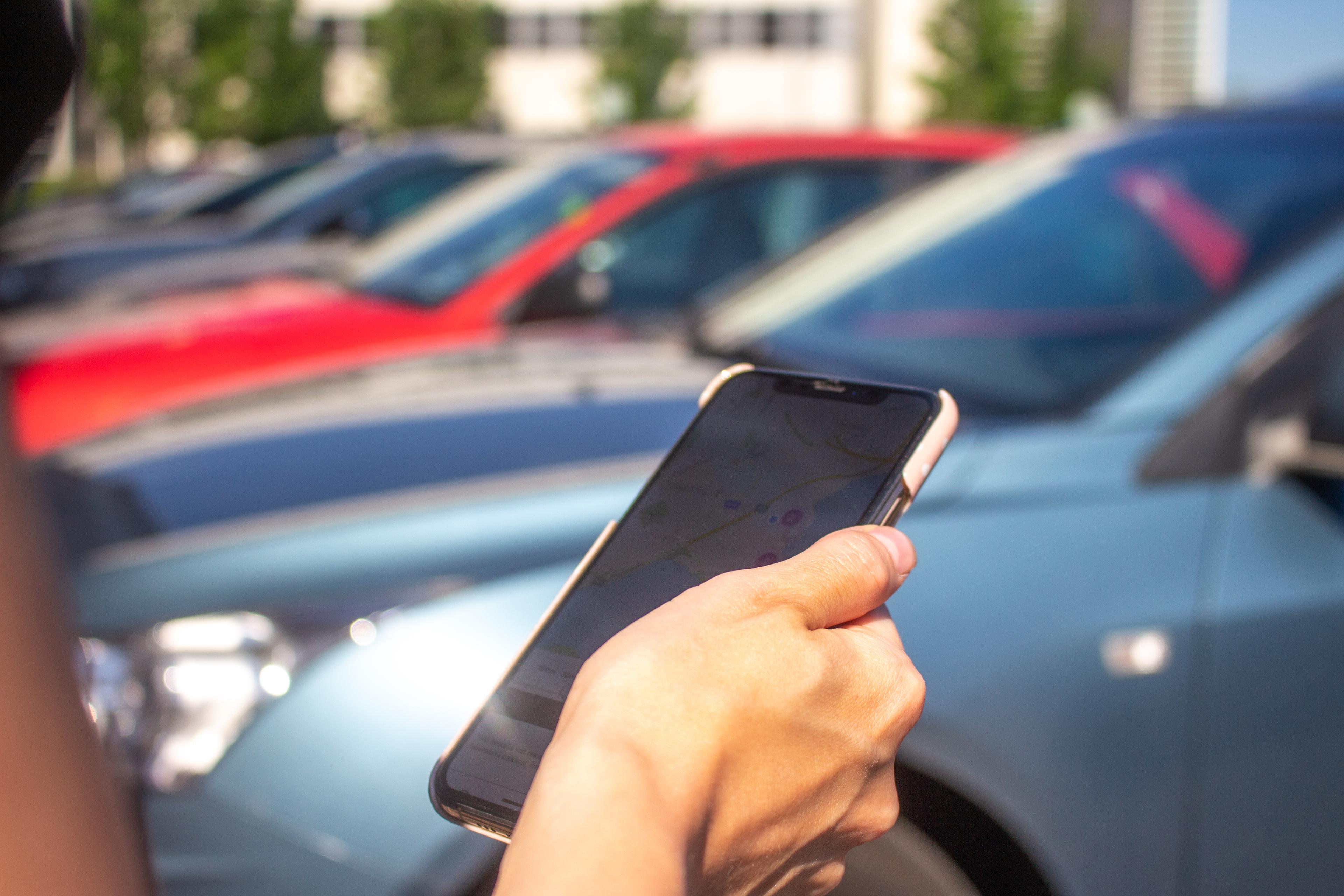 Jakamistalous, resurssiviisaus, vertaisvuokraus, parkkipaikat