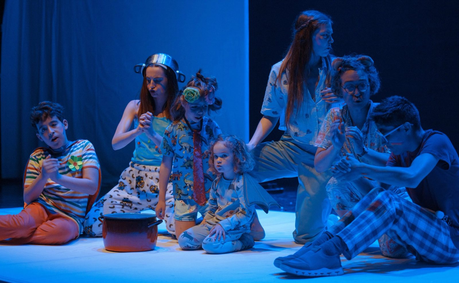 Escena de Yo Cuento con luz azul