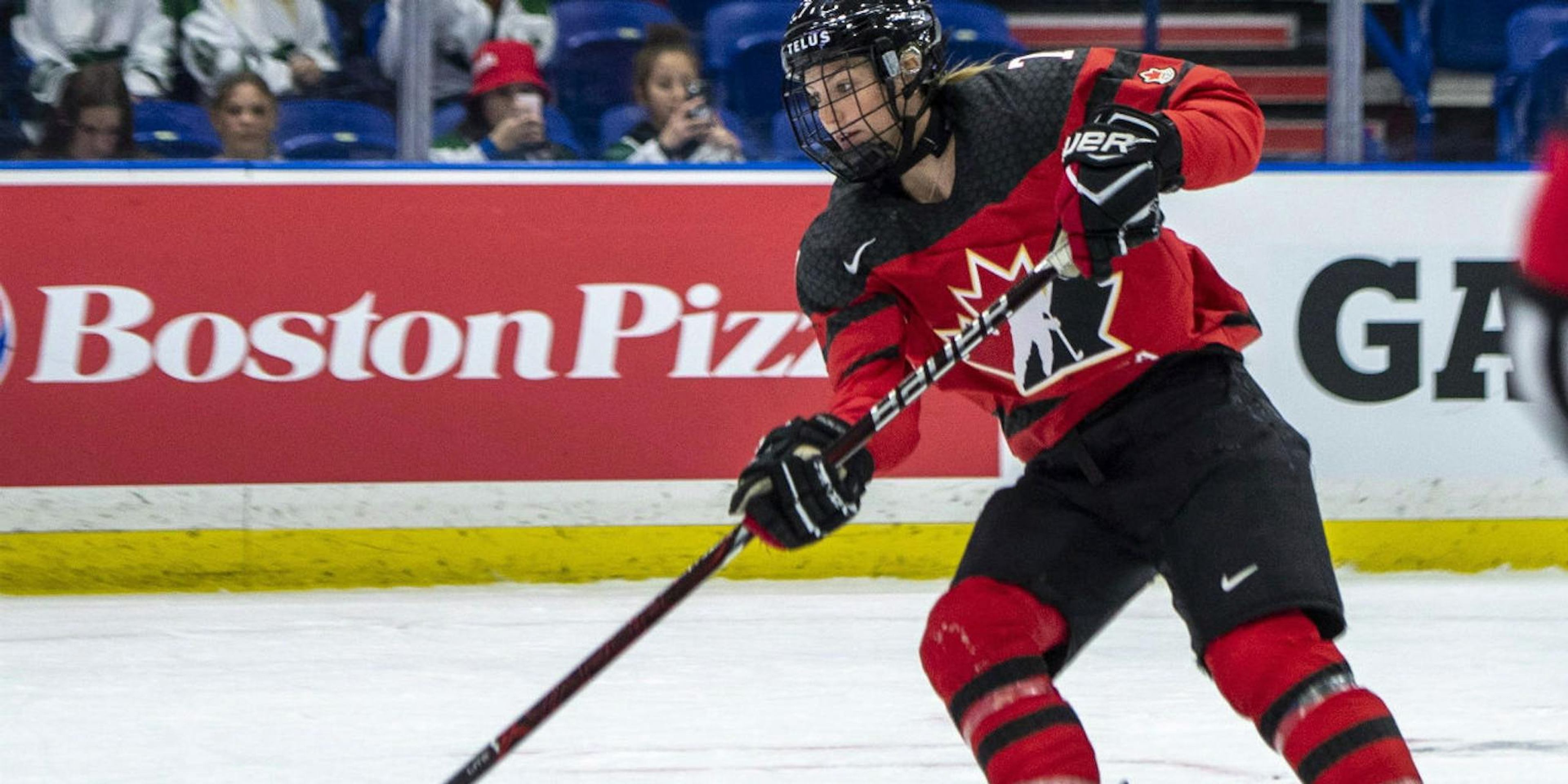 Laura Stacey competing in Ice hockey