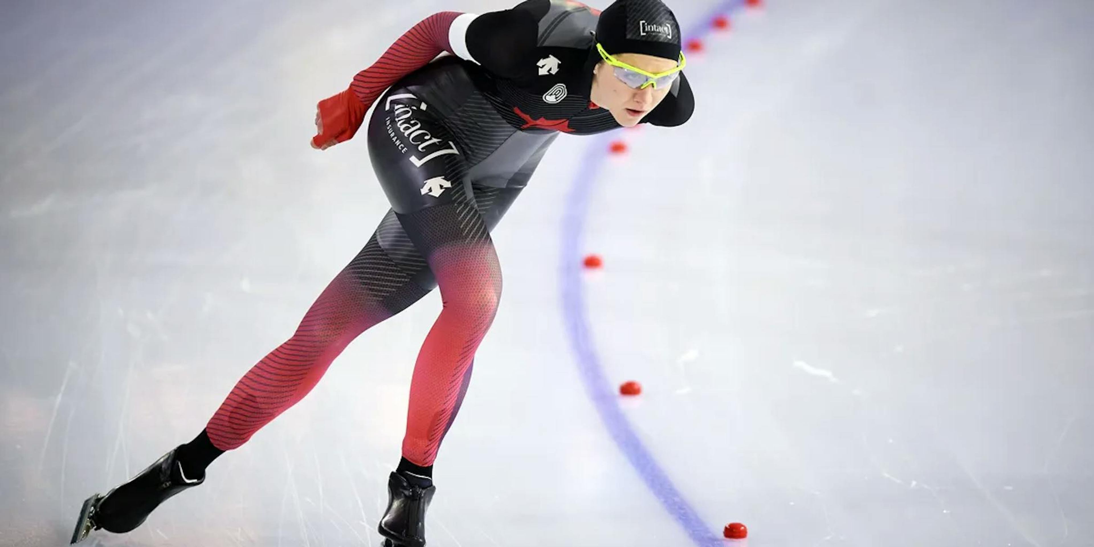 Isabelle Weidemann competing in Speed Skating