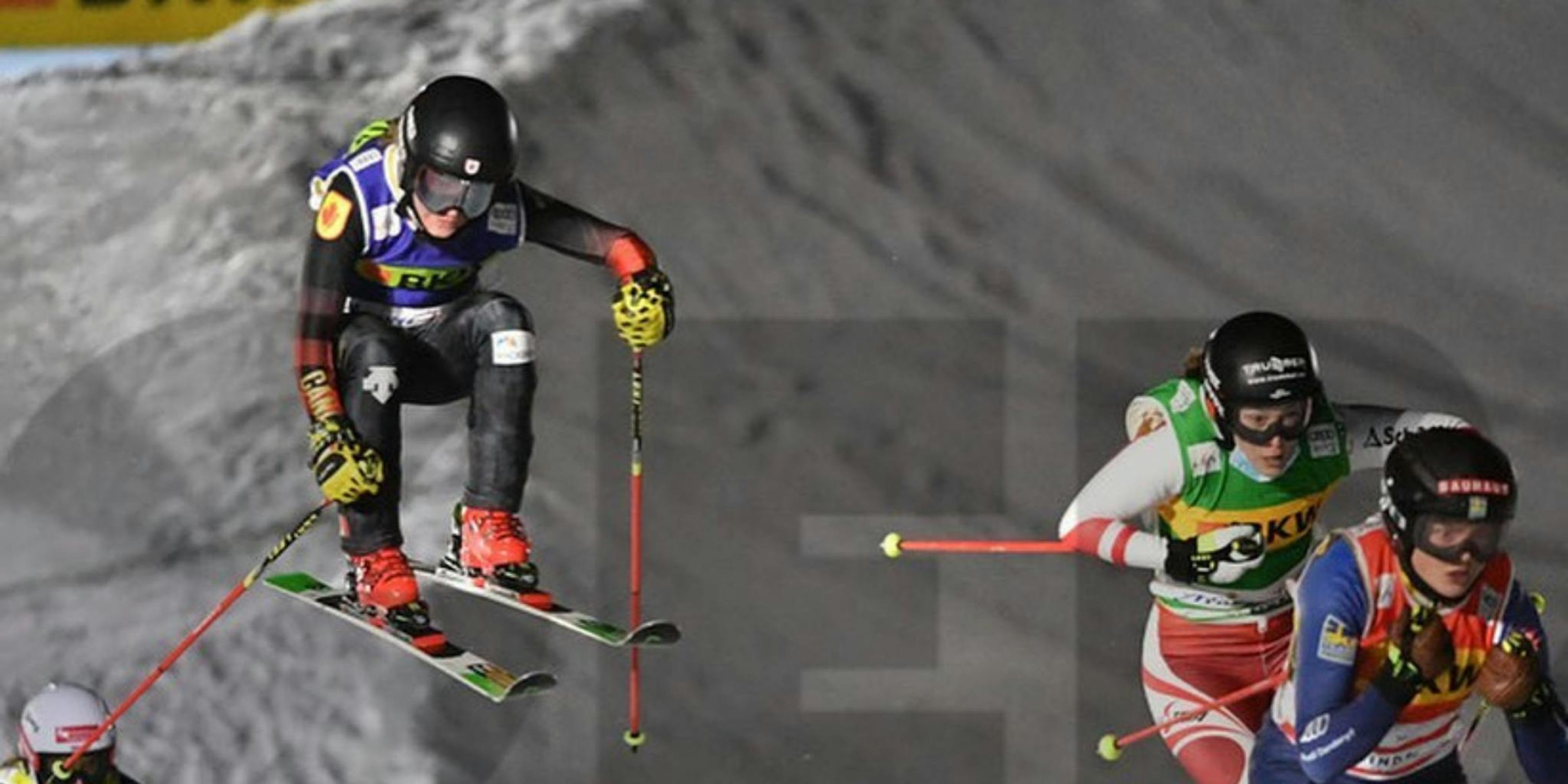 Antoinette Tansley competing in Ski Cross