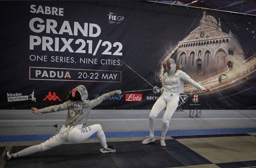 Madison Thurgood competing in Fencing