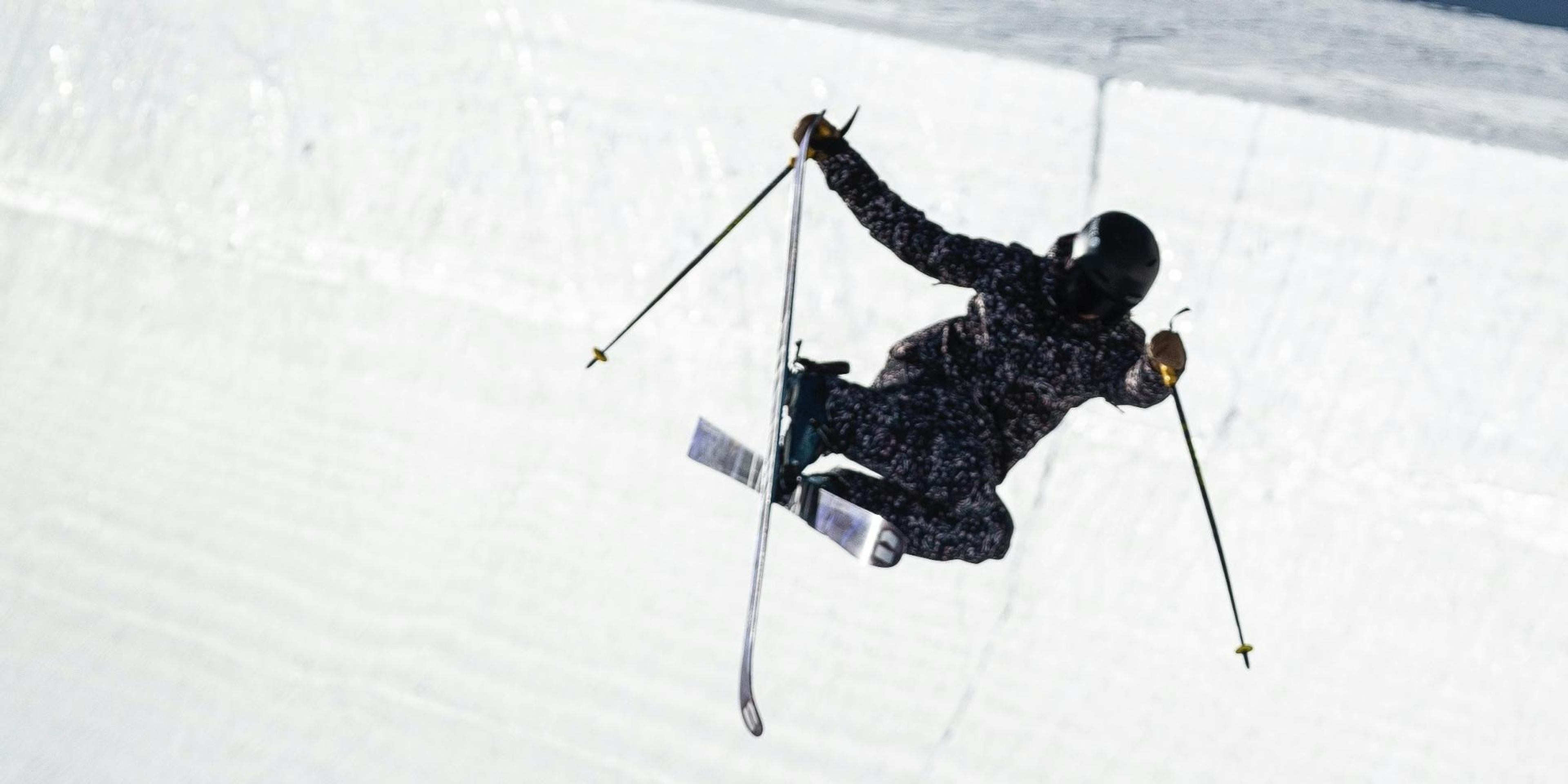 Amy Fraser competing in Freestyle Skiing