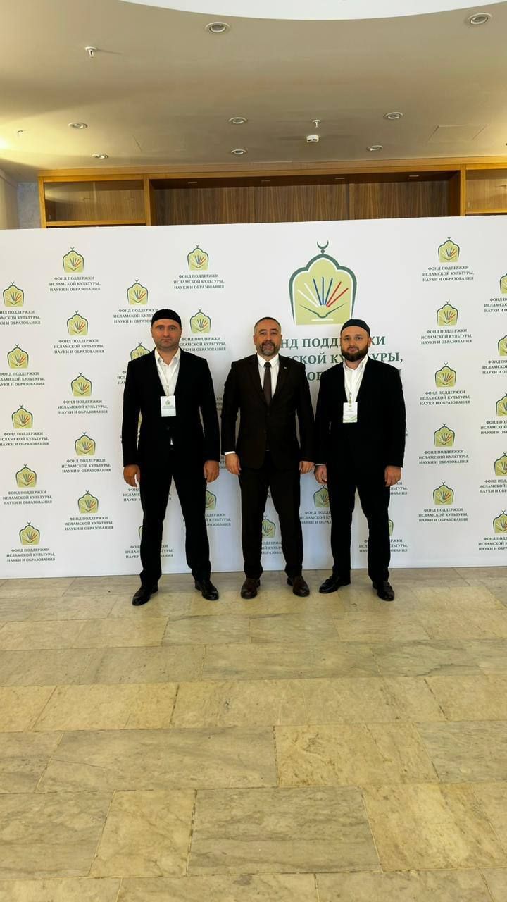 Директор Республиканского Медресе Расул-Хаджи айбазов проходит обучающий семинар для руковдителей исламских образовательных учереждений. 