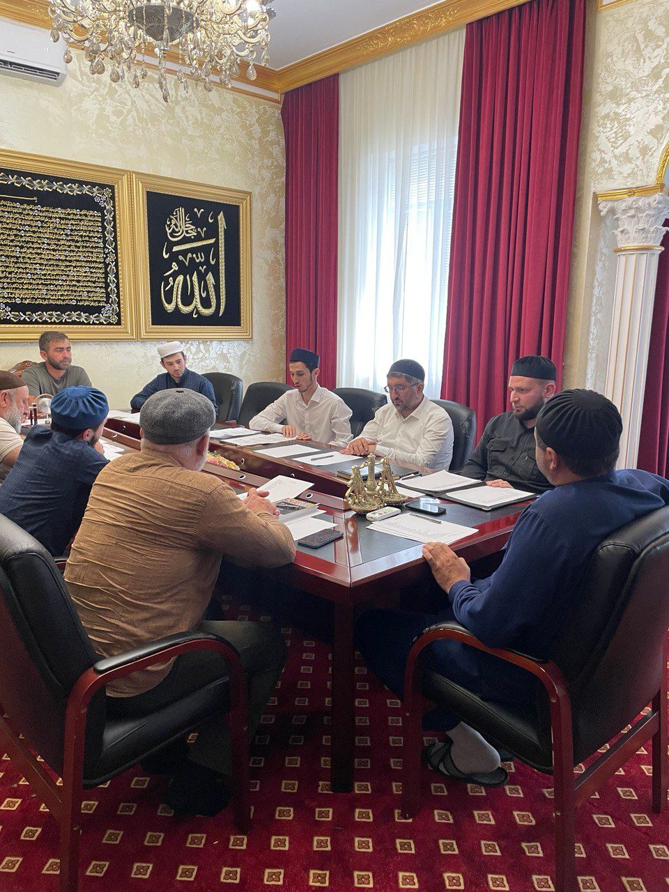 Директор Республиканского Медресе Расул-Айбазов провел совещание с коллективом Медресе 