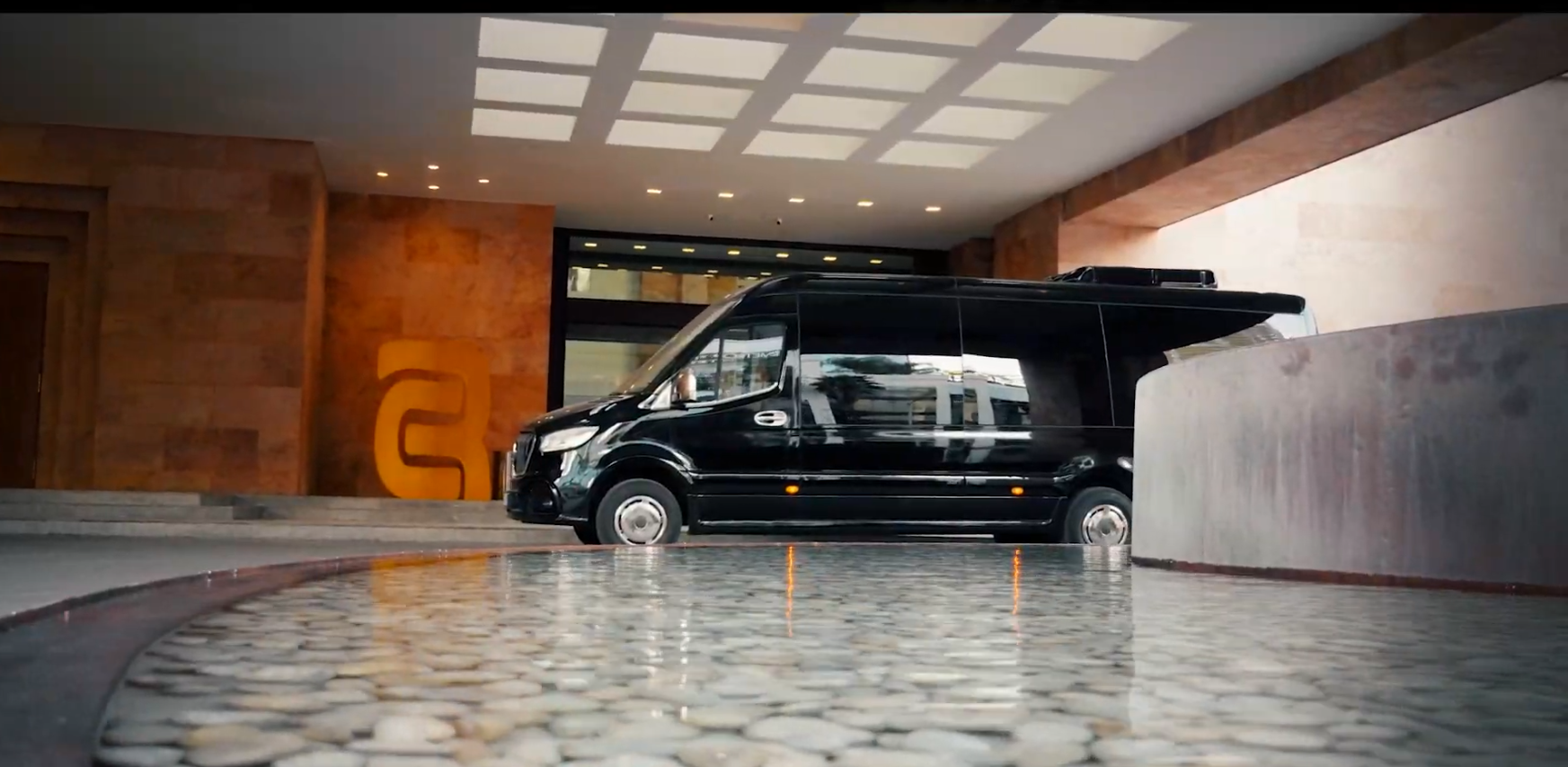 TSN Vans transporte VIP