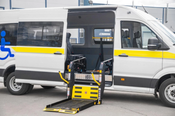 Rampa o elevador hidráulico y rampa manual: ¿cuál te conviene para una camioneta adaptada?