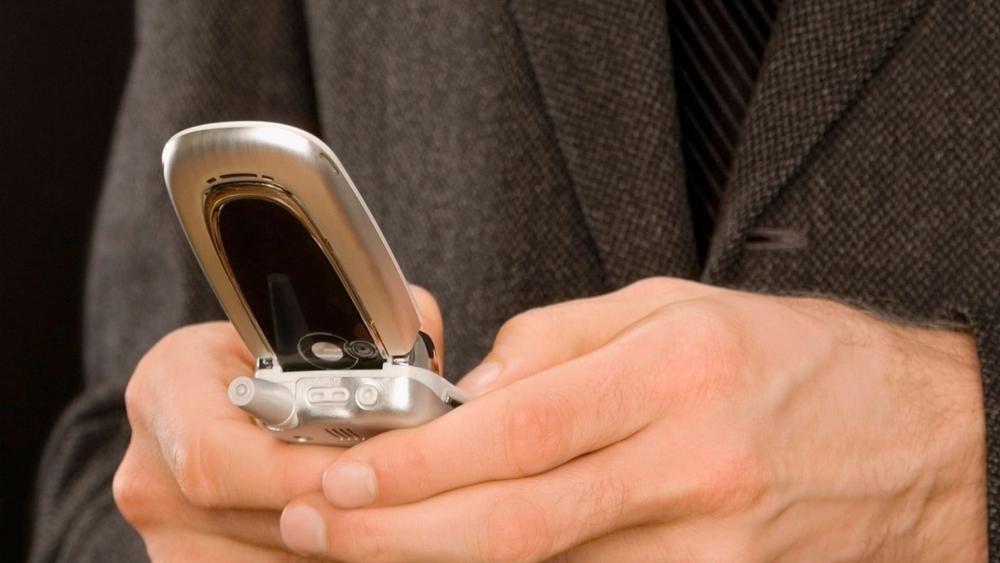 Best flip phones in Australia 2026