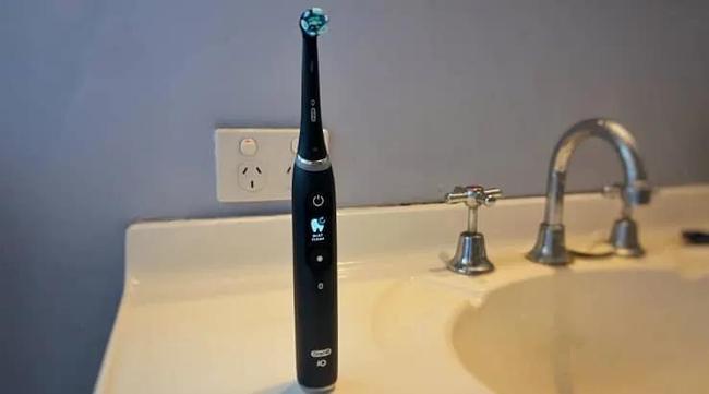 Oral-B iO9 Electric Toothbrush