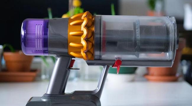 Dyson V15 Detect review