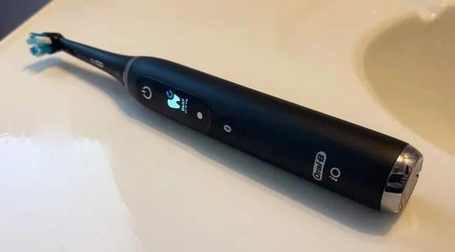 Oral-B iO9 Electric Toothbrush