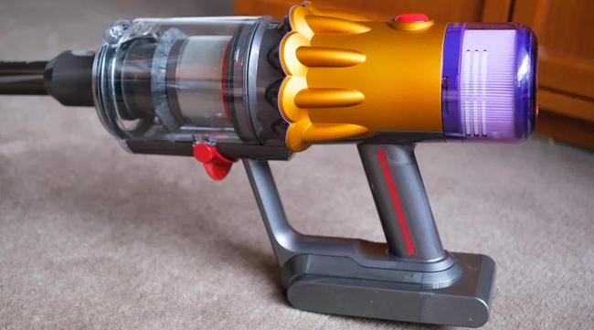 Dyson V12 Detect Slim review