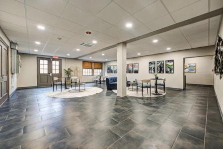 207 East Gray Street, Norman, OK 73069