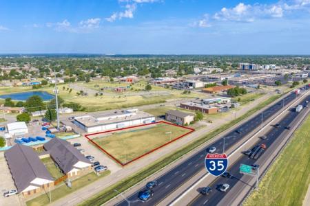 301 N I 35 Service Rd, Moore, OK 73160