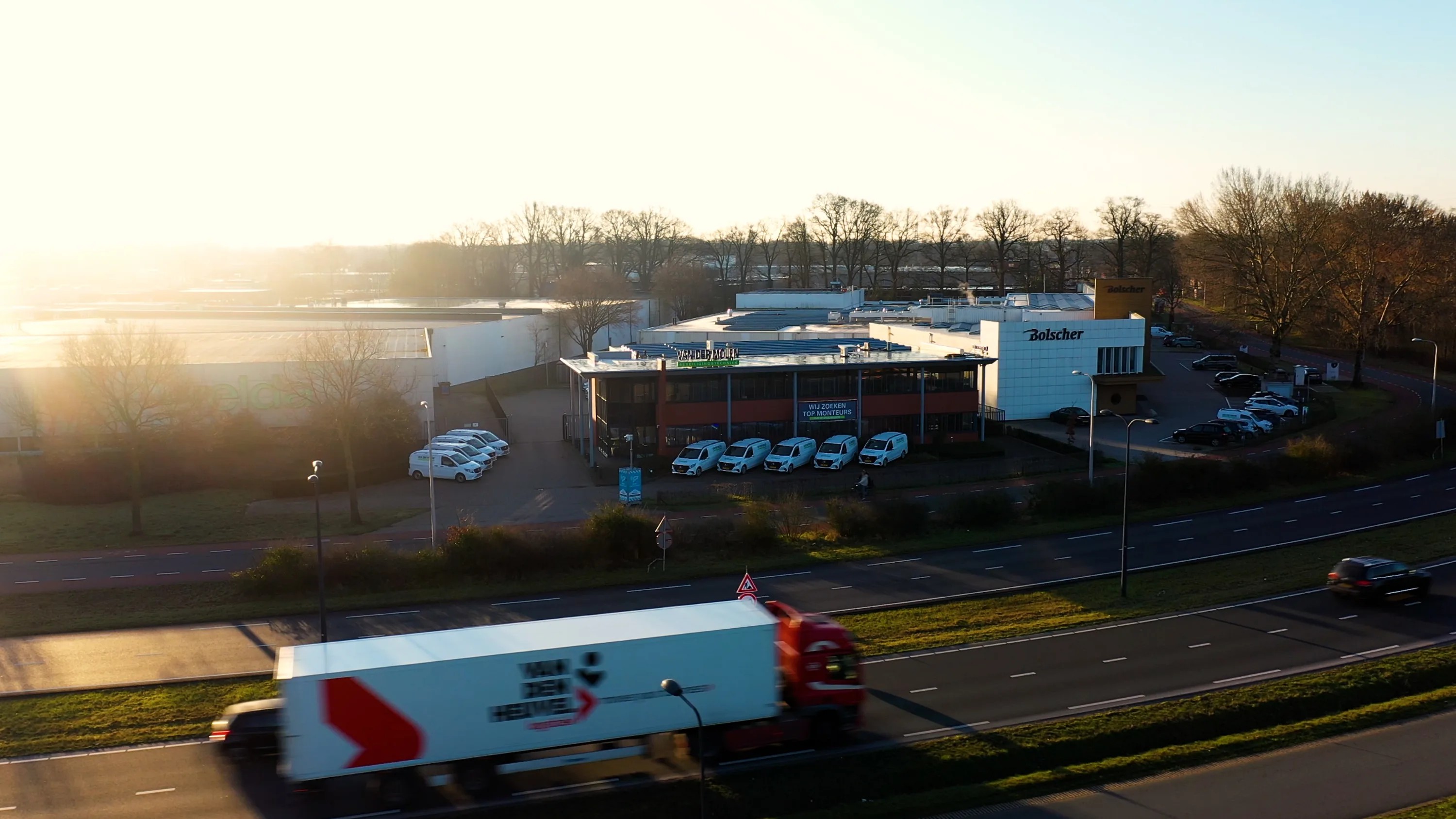 Dronebeeld bedrijfspand