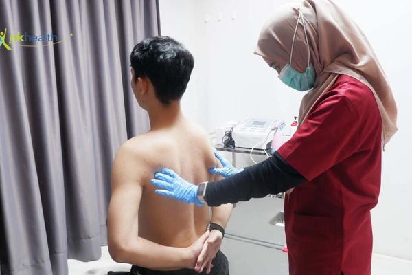 Cara Memperbaiki Postur Tubuh Bungkuk dengan Tepat