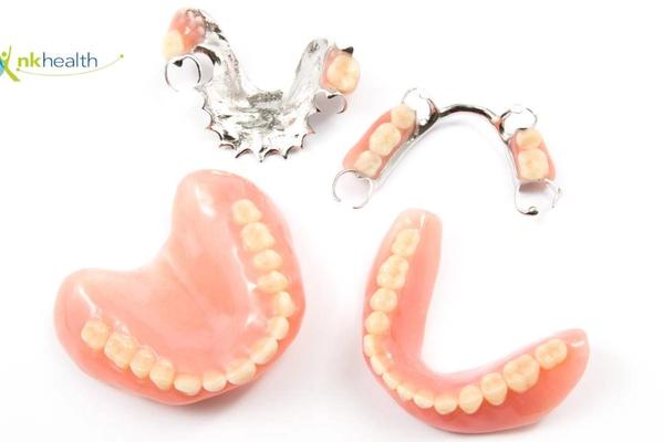 Gigi Palsu Lepasan yang Bagus dan Nyaman Digunakan