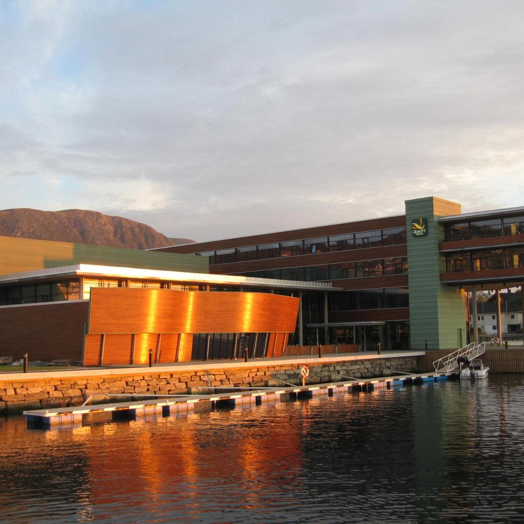 Bilde av Sjøborg og QHU