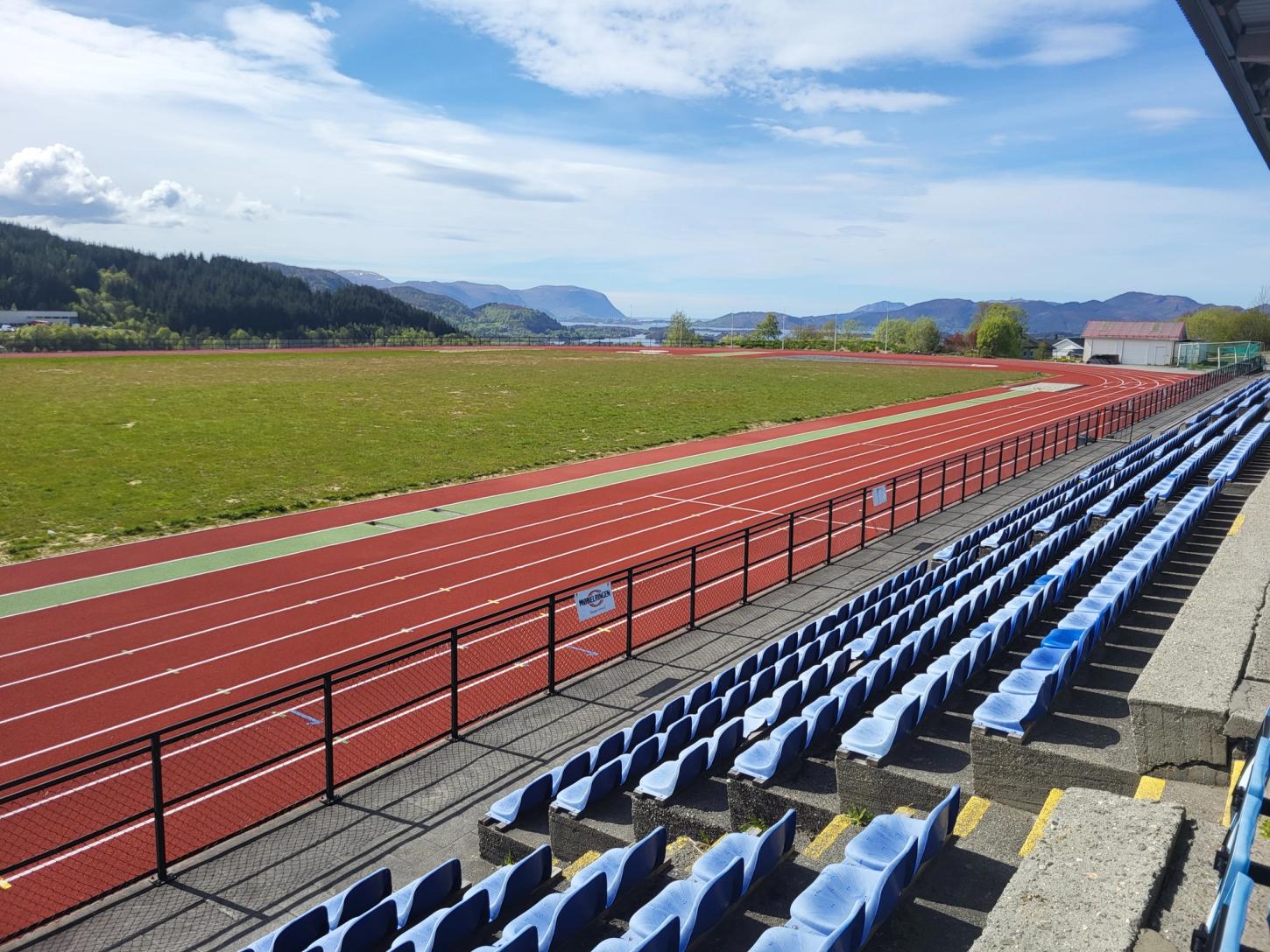 Bilde av Karsten Warholm Stadion og tribune