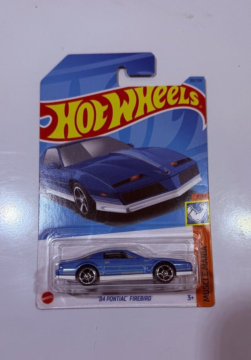 Hot Wheels '84 Pontiac Firebird Muscle Mania