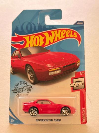 Hot Wheels '89 Porsche 944 Turbo Rojo