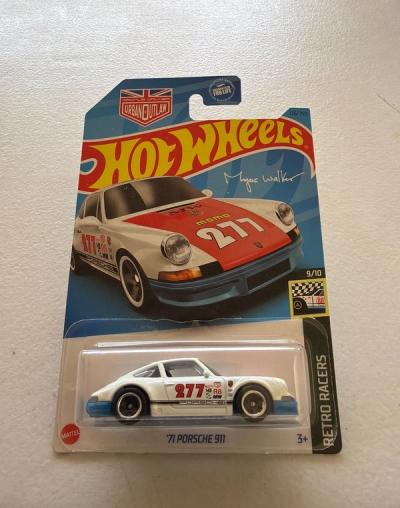Hot Wheels 71 Porsche 911 Urban Outlaw Retro Racers