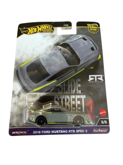 Hot Wheels Premium 2018 Ford Mustang RTR Spec 5 Slide Street