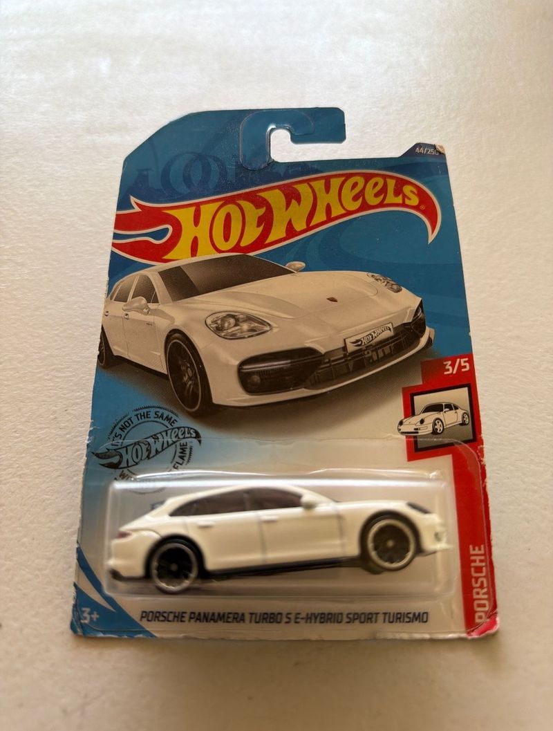 Hot Wheels Porsche Panamera Turbo S E-Hybrid Sport Turismo