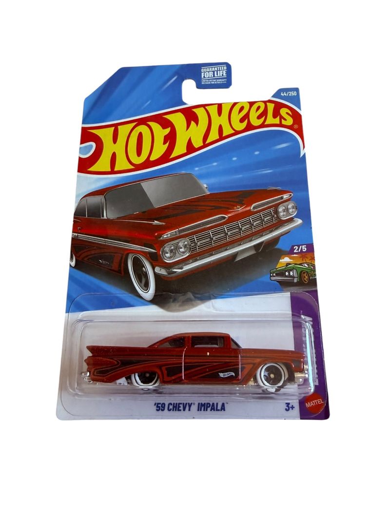 Hot Wheels 59 Chevy Impala Rojo 44/250 Layin Low2/5
