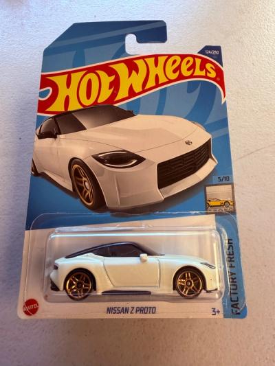 Hot Wheels Nissan Z Proto Factory Fresh Blanco