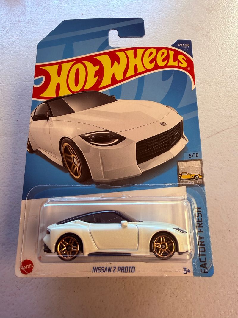 Hot Wheels Nissan Z Proto Factory Fresh Blanco